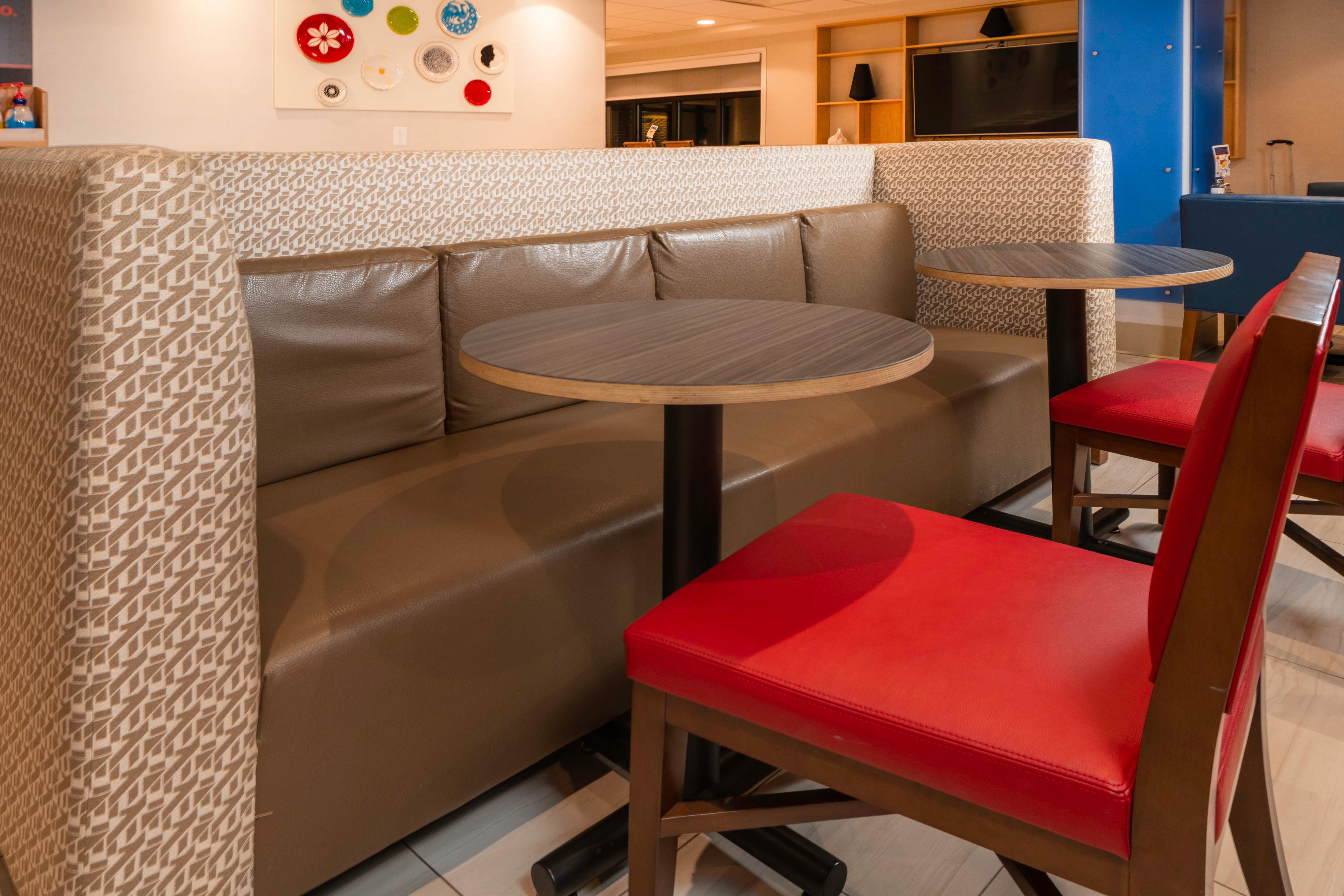 Holiday Inn Express Rochelle By Ihg Exterior photo