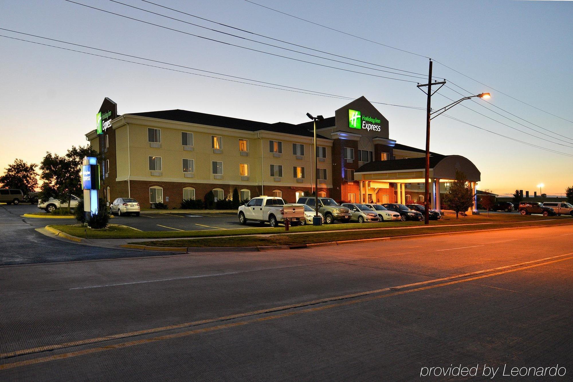 Holiday Inn Express Rochelle By Ihg Exterior photo